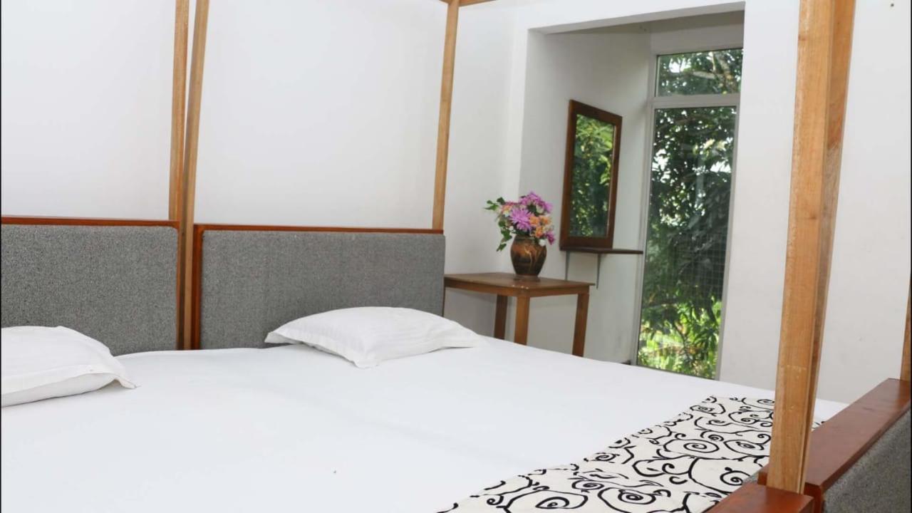 Suisse Villa Kandy Exterior photo